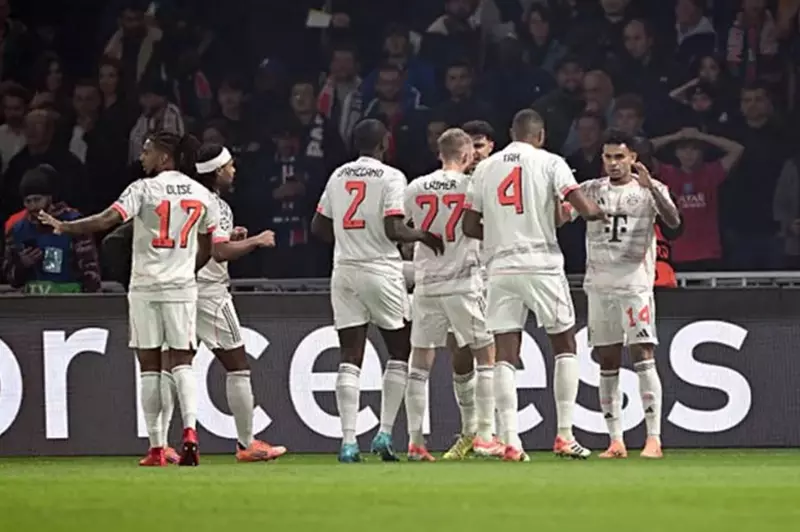 دياز يقود بايرن لانتصار مثير على باريس في دوري الأبطال