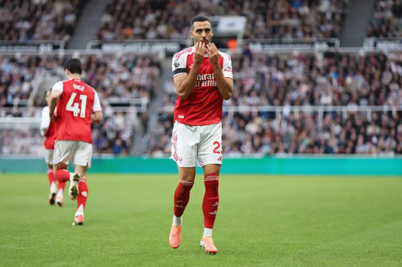 ميرينو مهاجما أمام سلافيا براج في دوري أبطال أوروبا